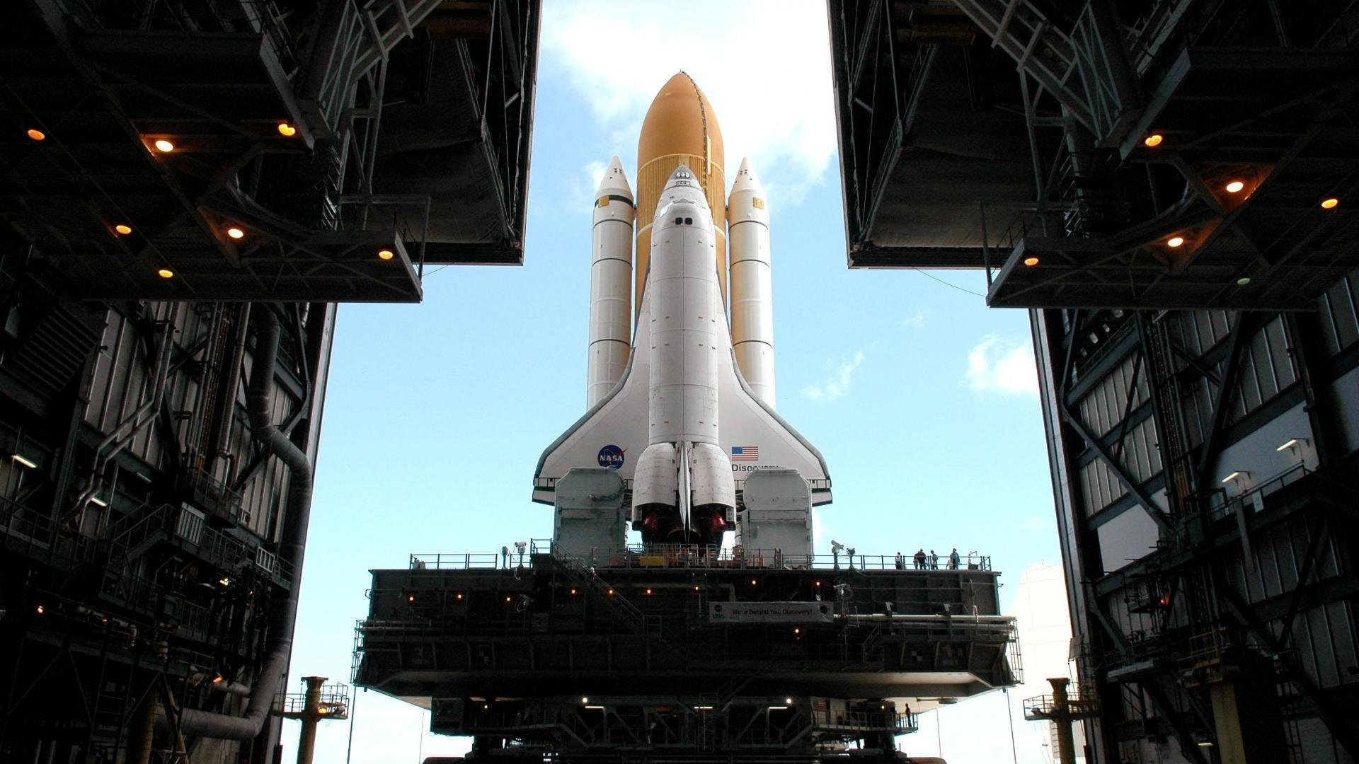 艾伦·汉森在利物浦英超夺冠庆典中担任颁奖嘉宾,艾伦vs埃森