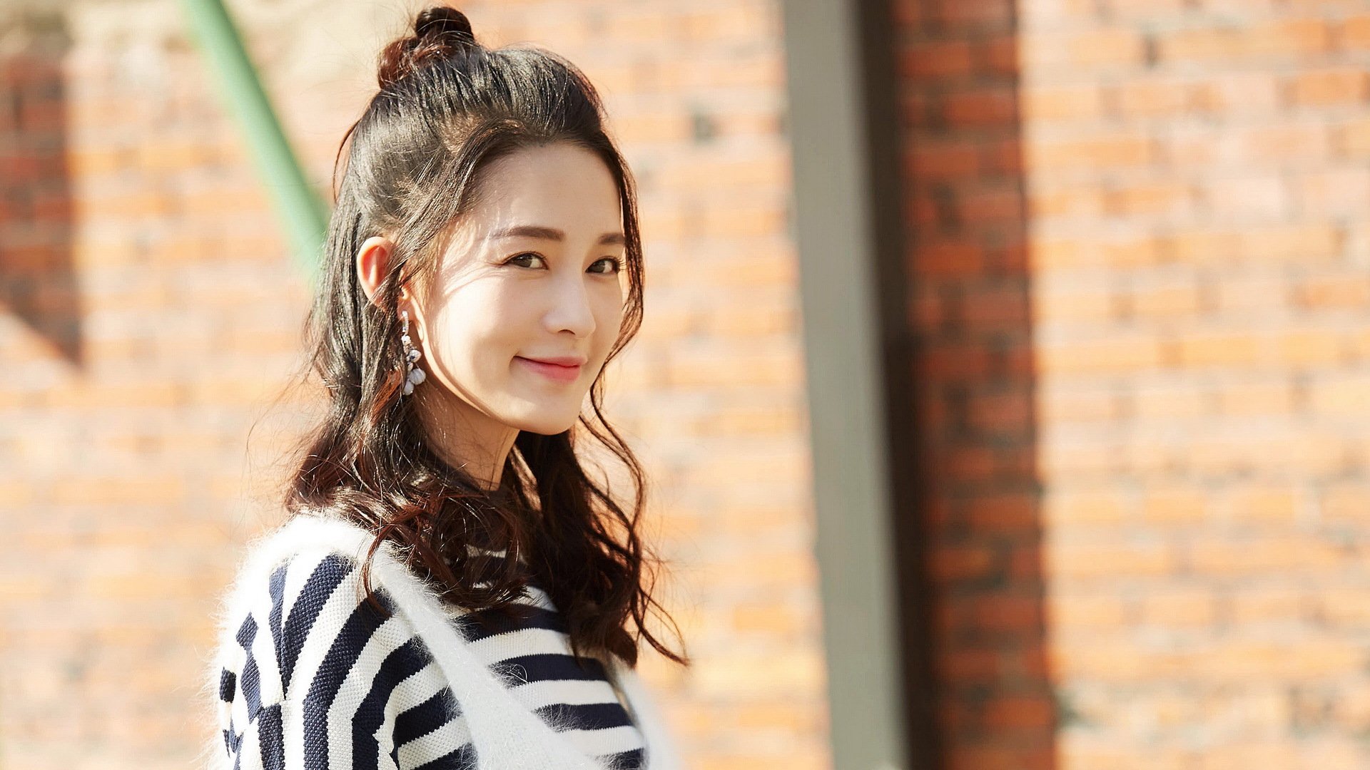 山东鲁能队伍在比赛中表现出近乎完美的配合,山东鲁能队标