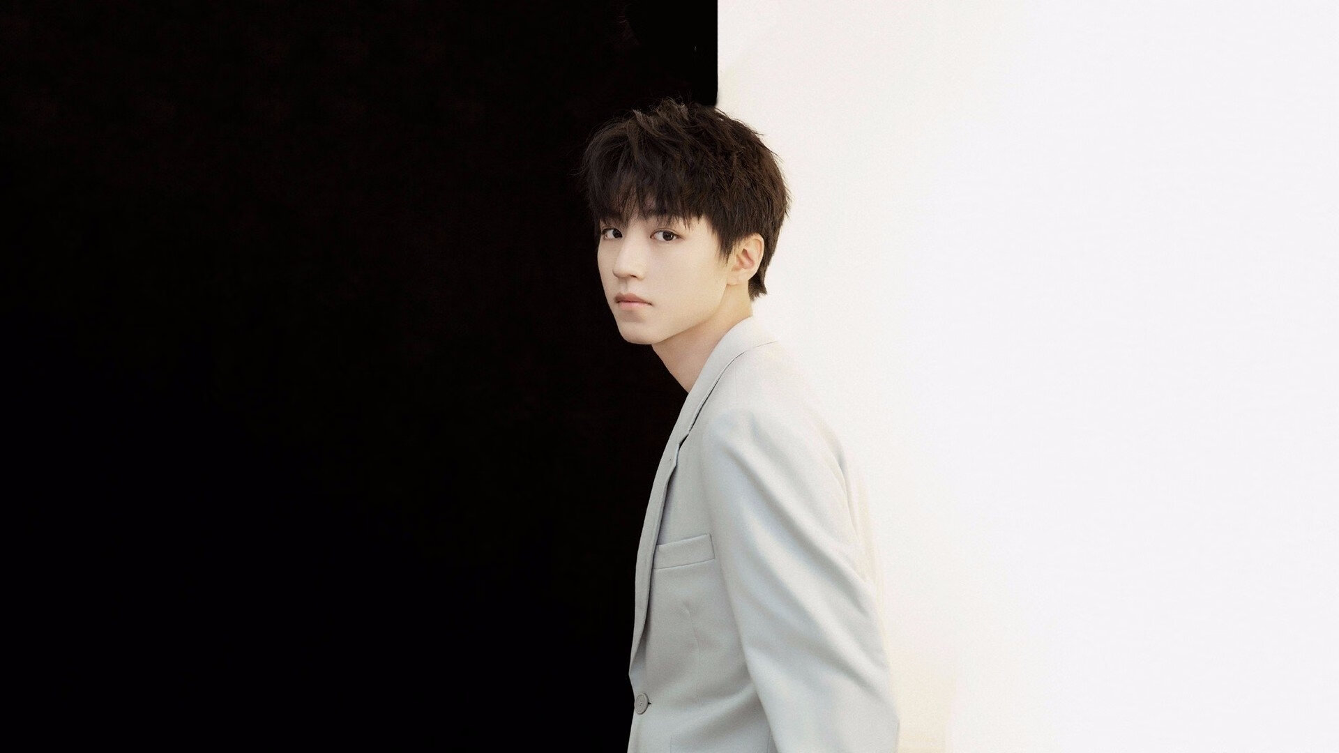 国际足球明星积极参与公益事业，助力青少年的成长和运动发展，国际足球明星名字