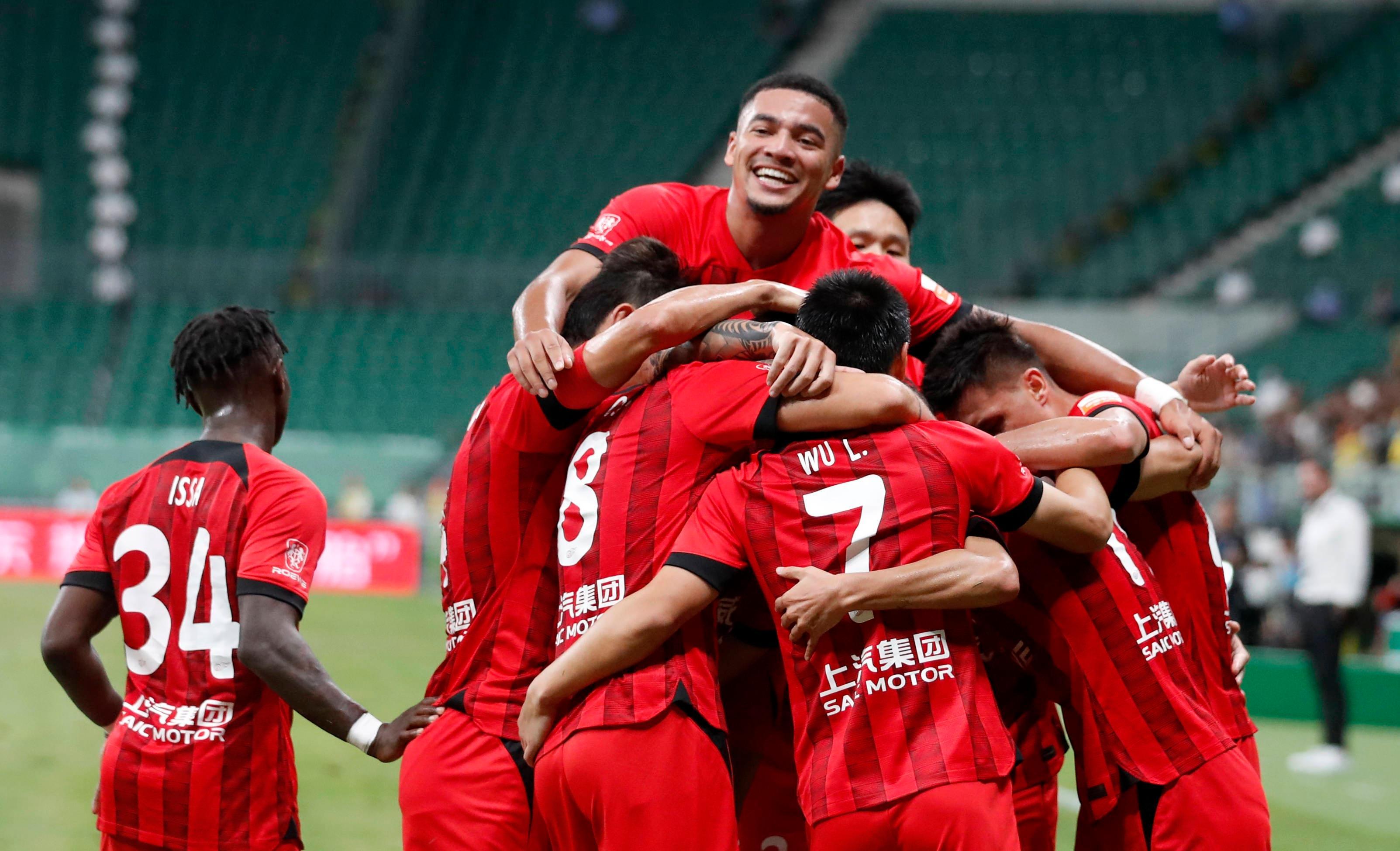 包含B体育APP：中超联赛新赛季揭幕，球迷热情高涨的词条