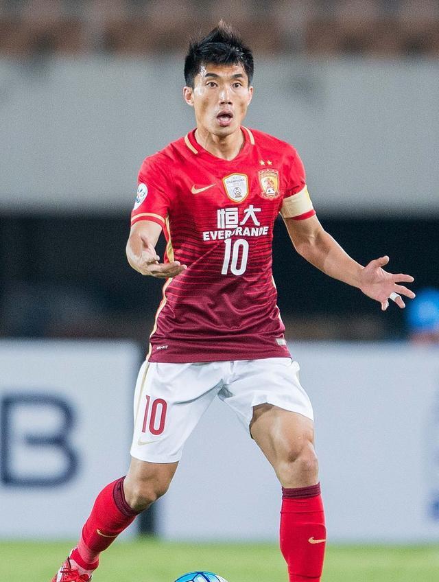 包含B体育APP:郑智：担任俱乐部青训教练，为中国足球培养未来之星的词条